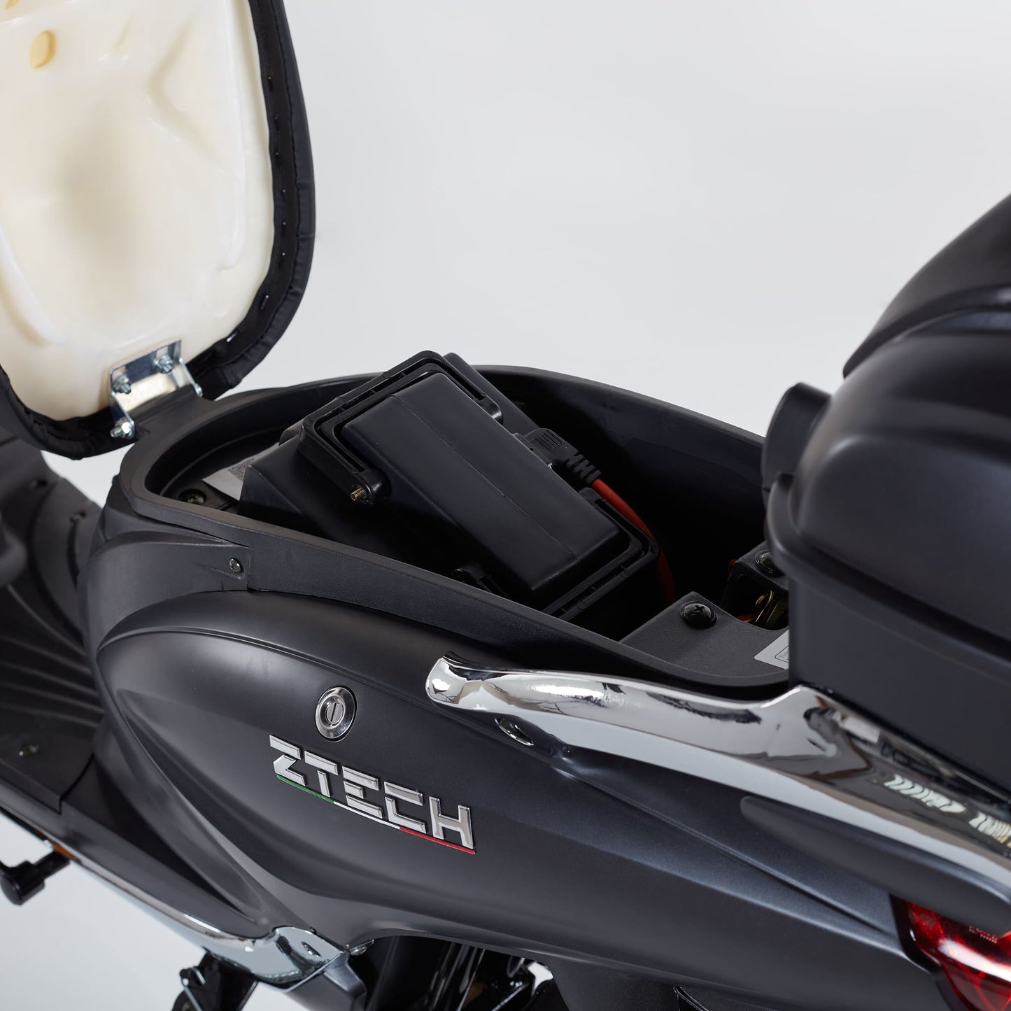 Bici elettrica ztech ZT09-FL 800w 48v autonomia 40km